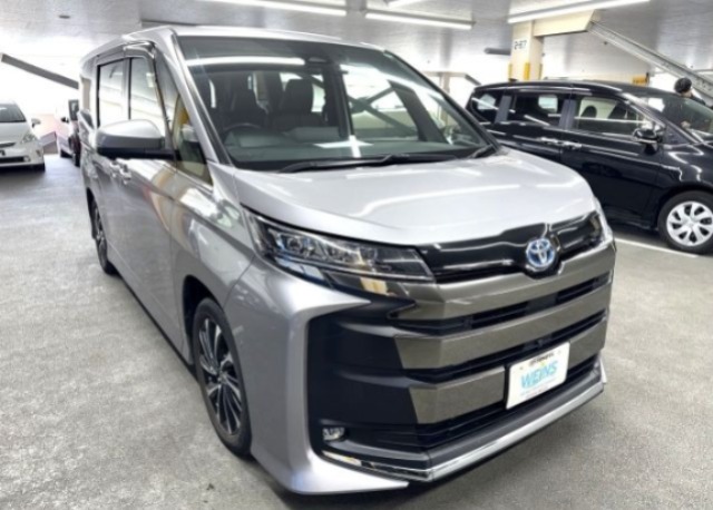 TOYOTA NOAH